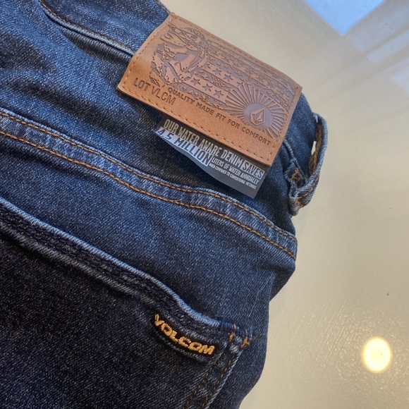 Volcom Solver Modern Fit Straight Jeans - Picture 5 of 10